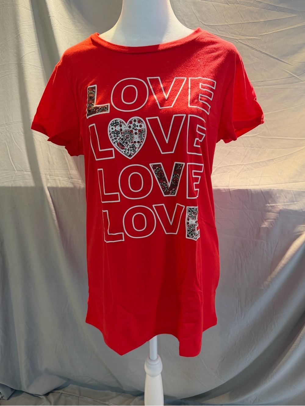 Bobbie Brooks Red 'LOVE' Graphic Short Sleeve Tee size medium